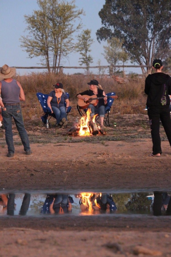 Beccy Cole campfire
