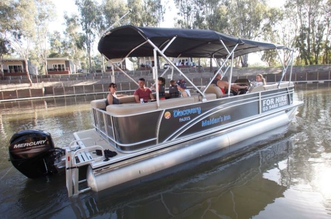 Discovery Parks Echuca - Maidens Inn Pontoon Boat