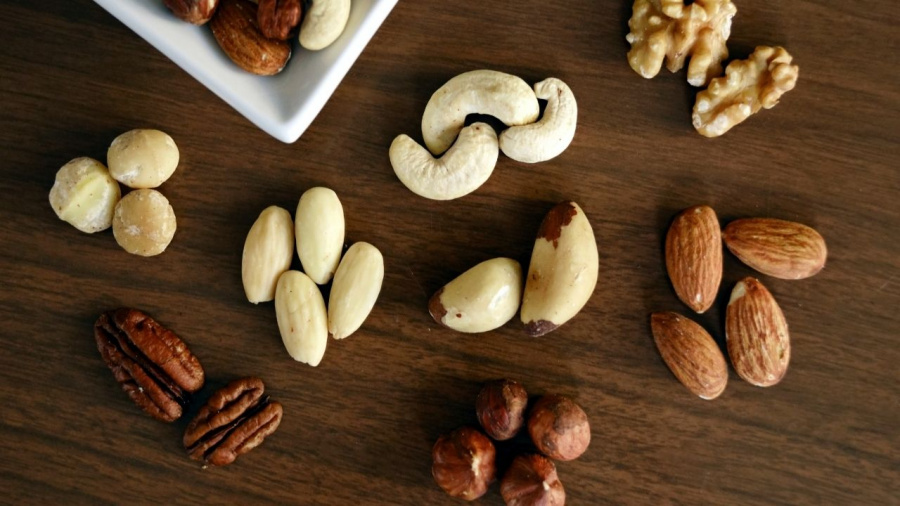Assorted nuts in a trail mix (scroggin)
