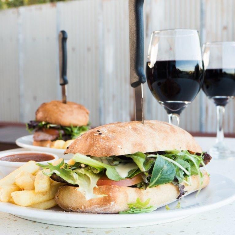 Sa's best country pubs marion bay  food