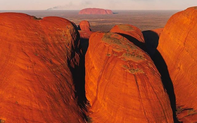 Things to see and do kings canyon red centre aerial