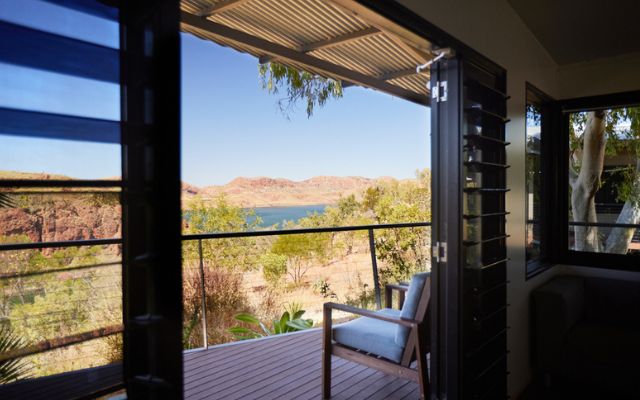 Must see family friendly australian destinations lake argyle accommodation cabins