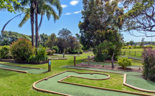 11 discovery parks with mini golf courses lake burrill